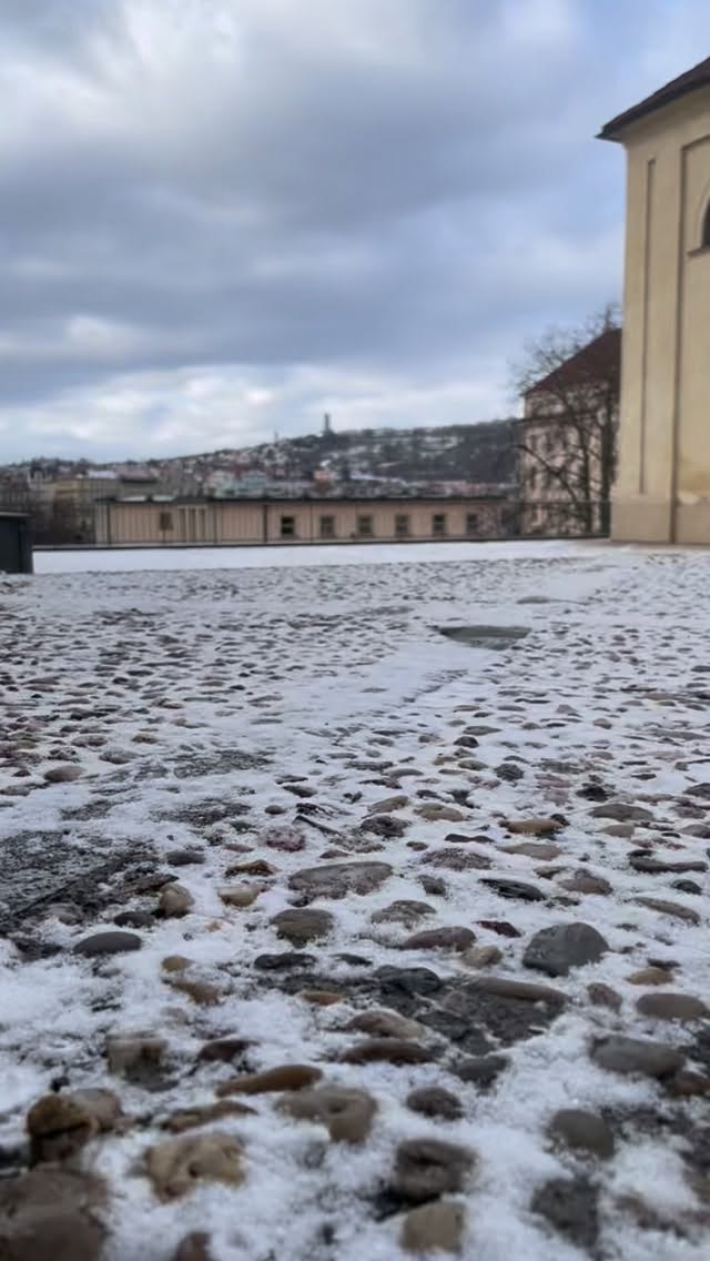 Nahlédněte na Instagram